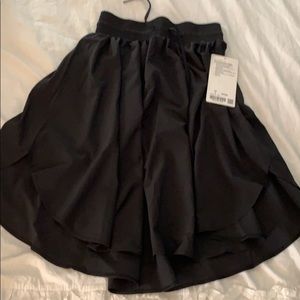 Lululemon everyday skirt black size 4 NWT